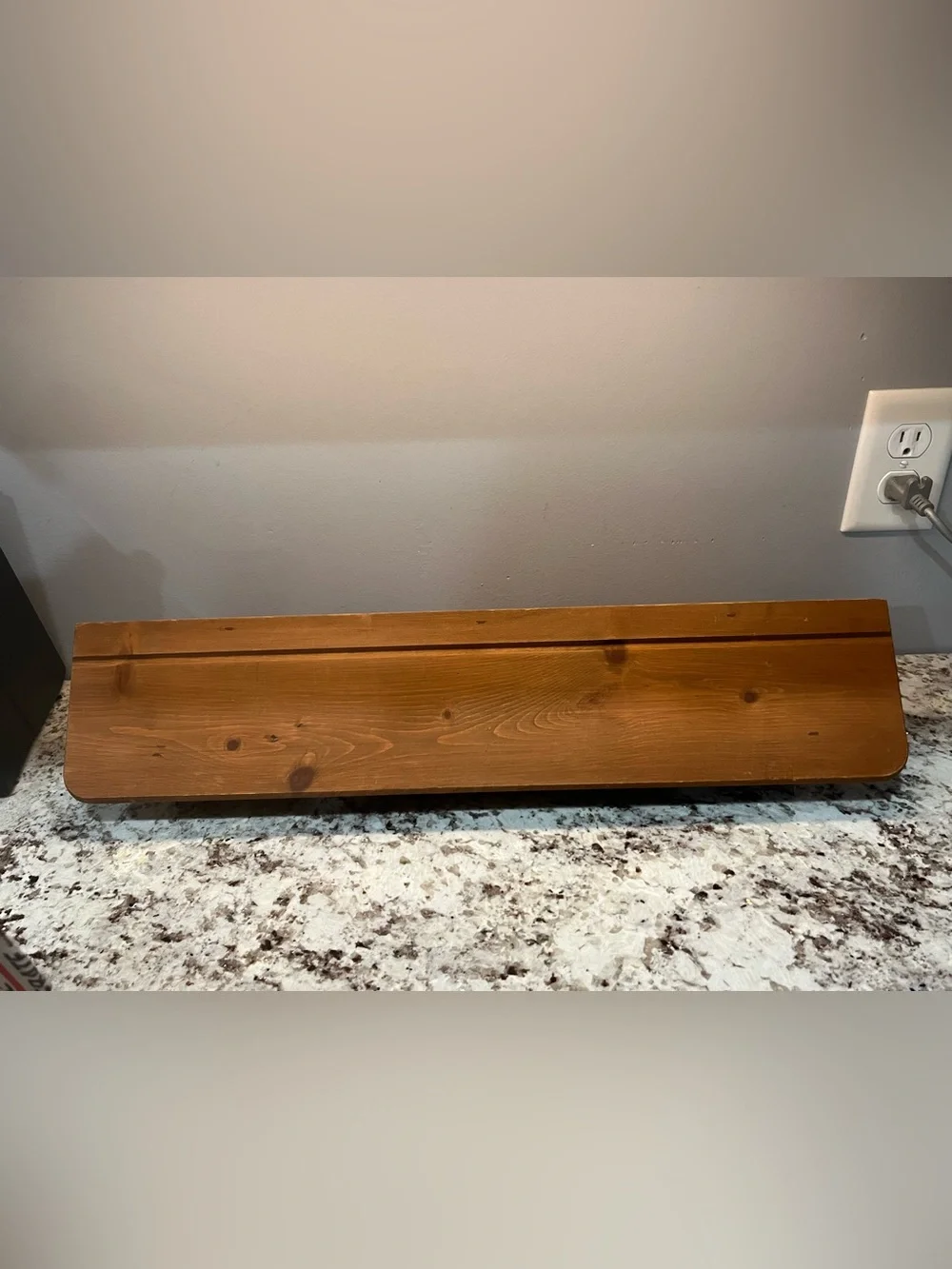 Vintage 1990s Rustic Wooden Wall Shelf – Scalloped Country Cottage Farmhouse